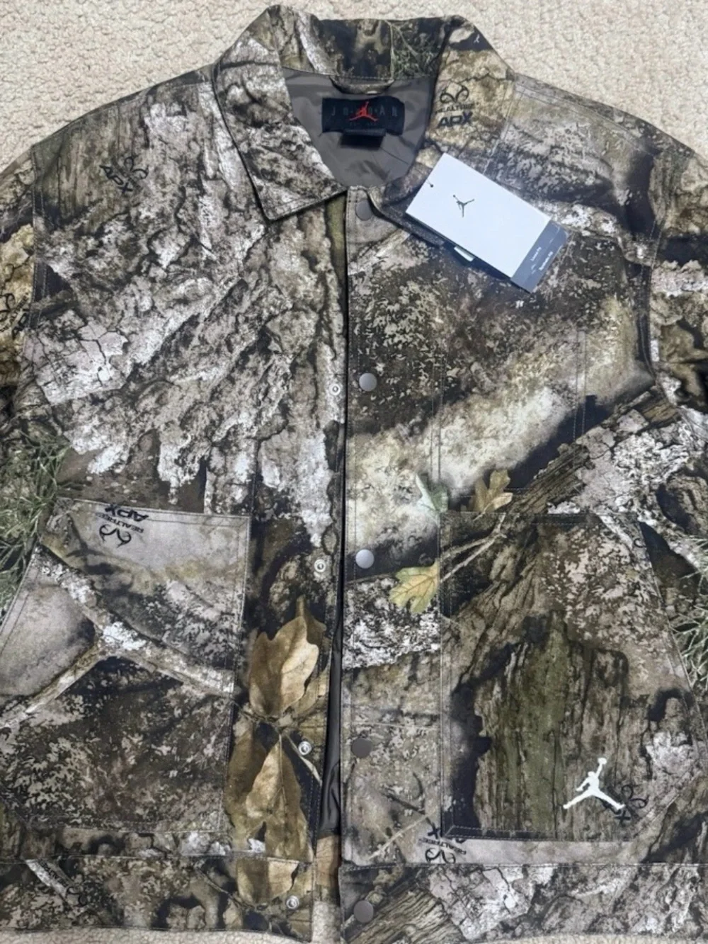 Nike Men's Air Jordan Flight Chicago Realtree Jacket Olive Sail Sz large/small